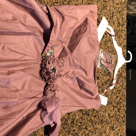 RW Special Occasions Dress. Size 4. Brand New - Picture 2 of 5